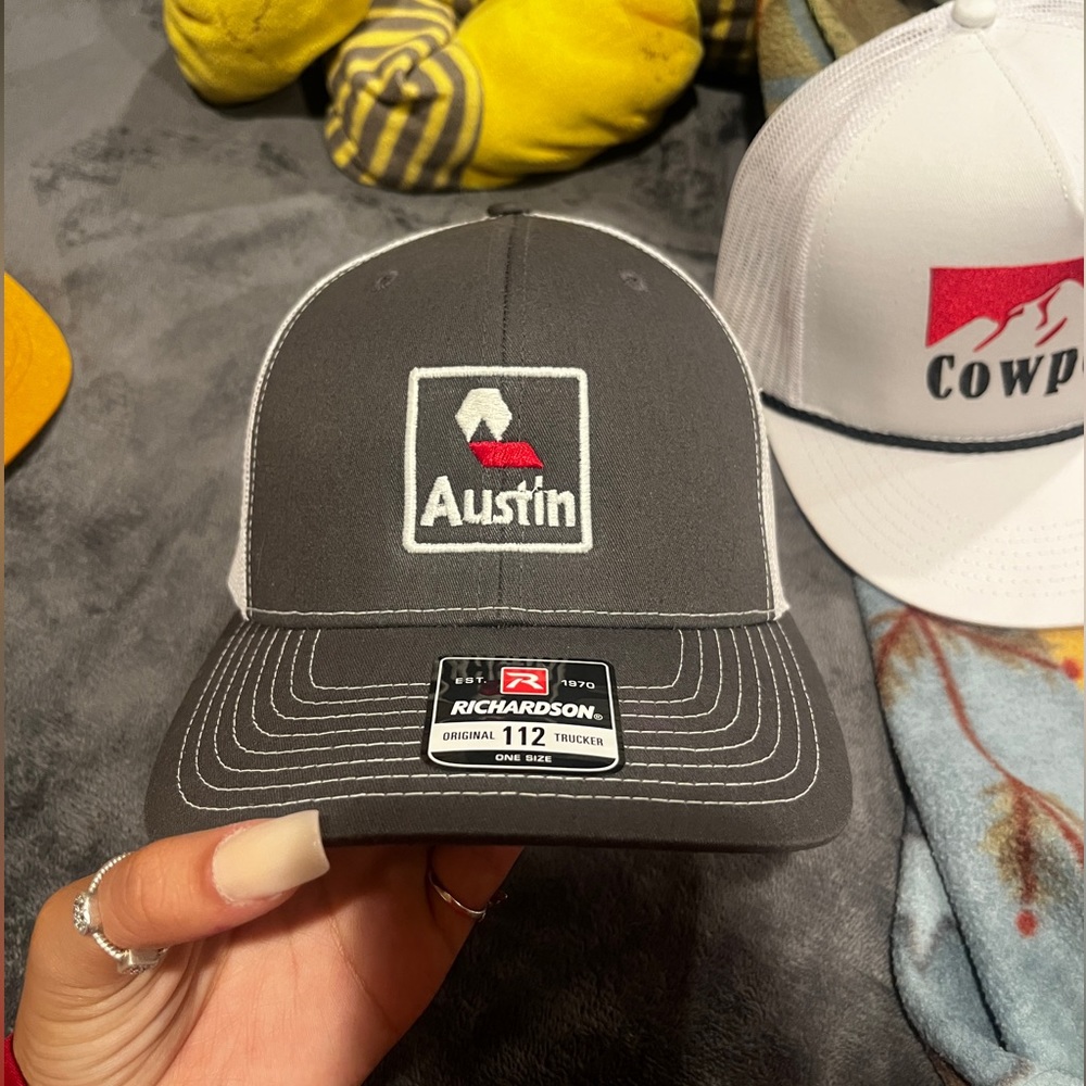 Austin snap back trucker hat